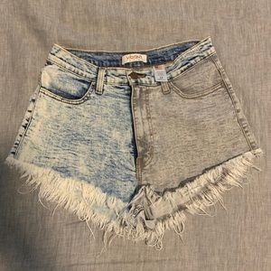 Vibrant, High Waisted Two Toned Jean Shorts, M
